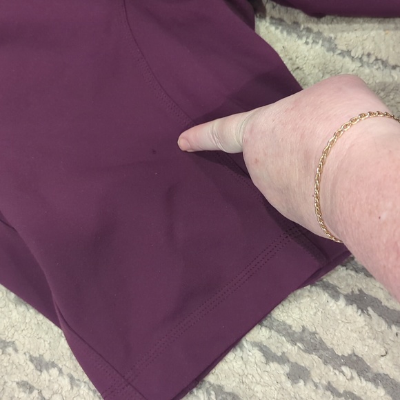 Lululemon Anti-Gravity Short Plum - Picture 13 of 13